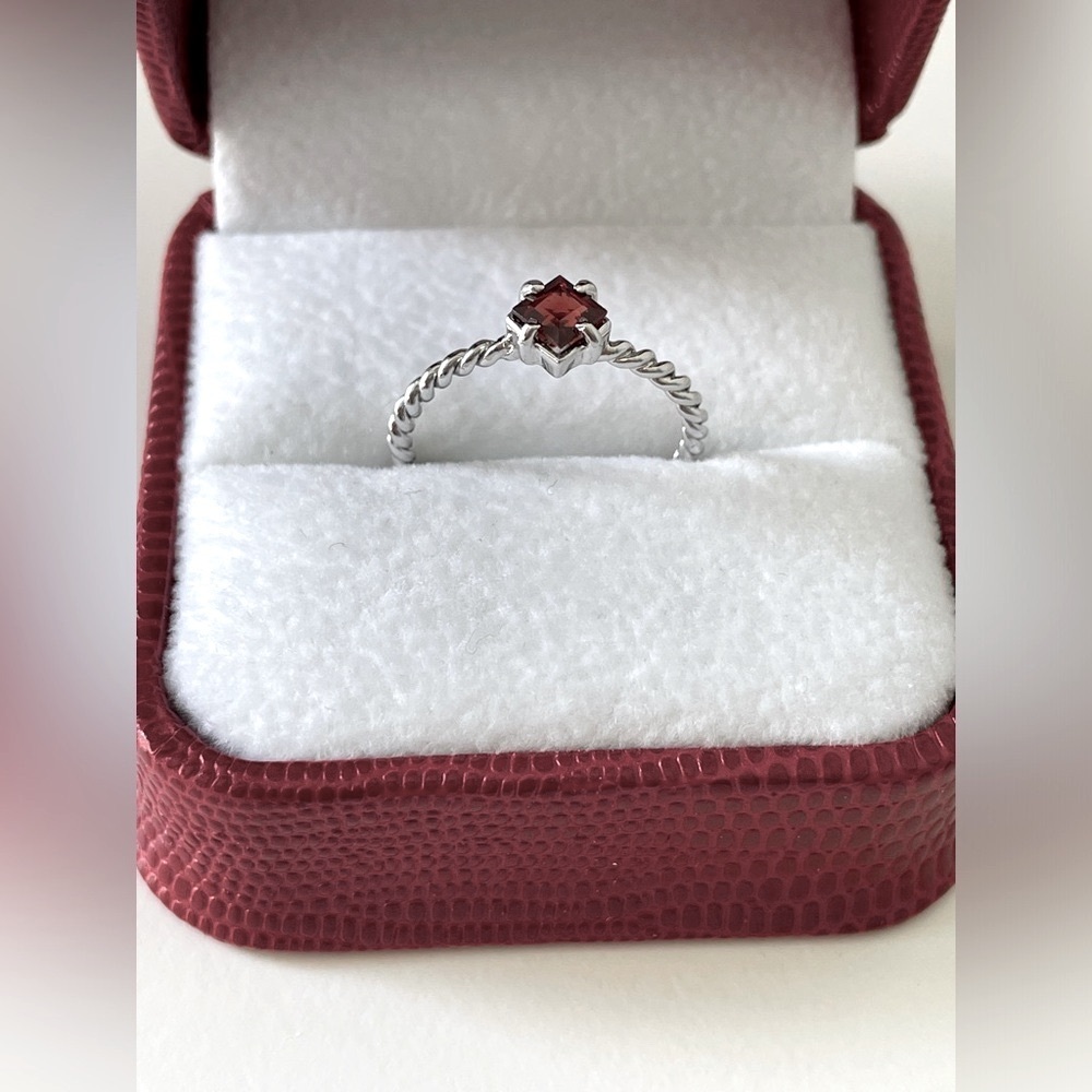 White Gold Petite Garnet Ring | Size 7